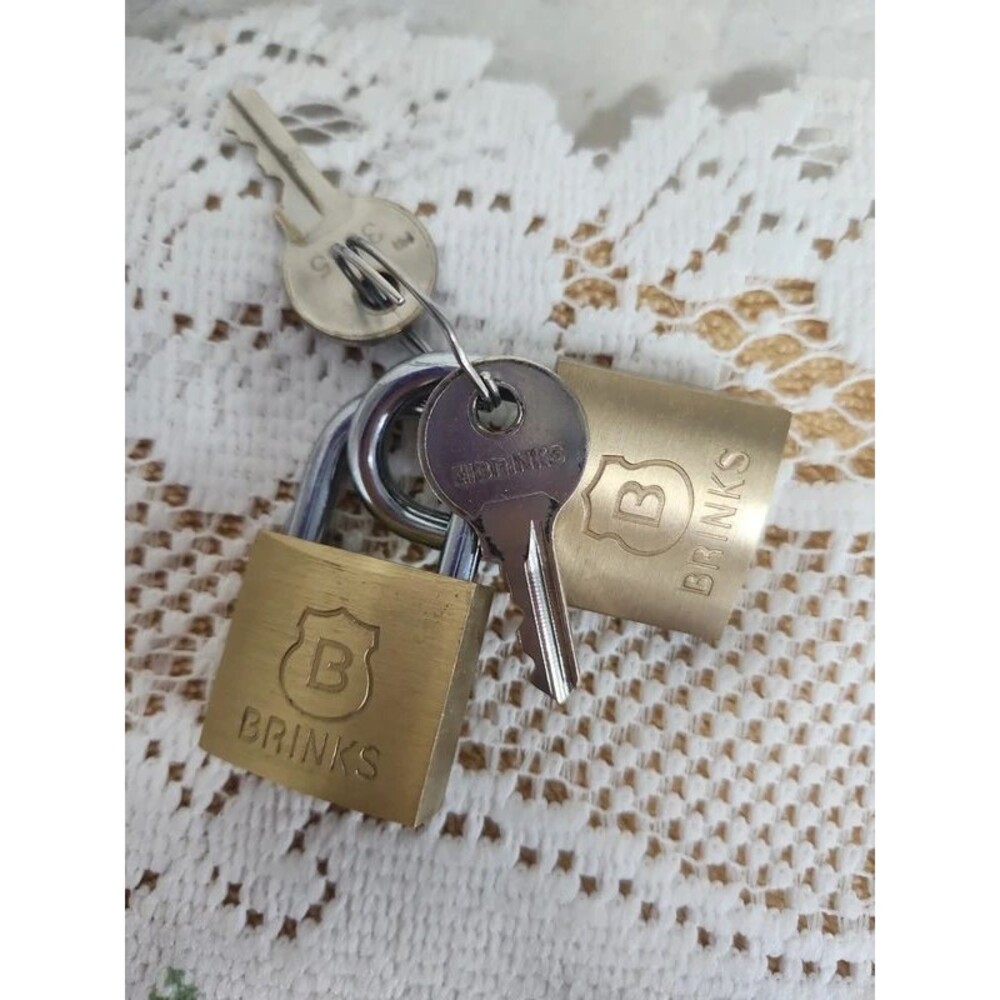 2 brinks padlocks with keys